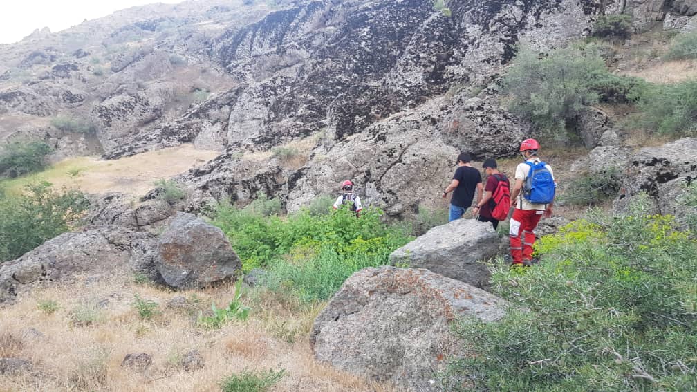 نجات دو طبیعت گرد از کوههای روستای محمودآباد